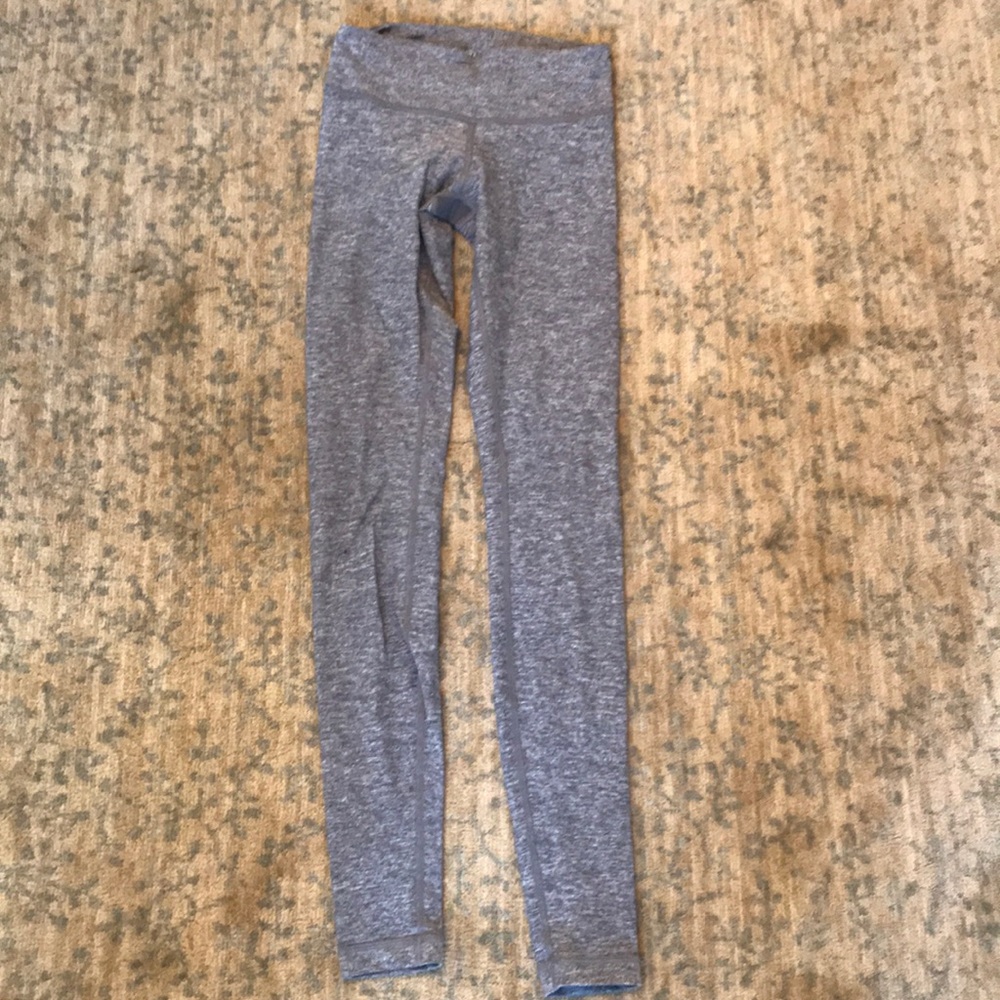 grey lulu lemon leggings